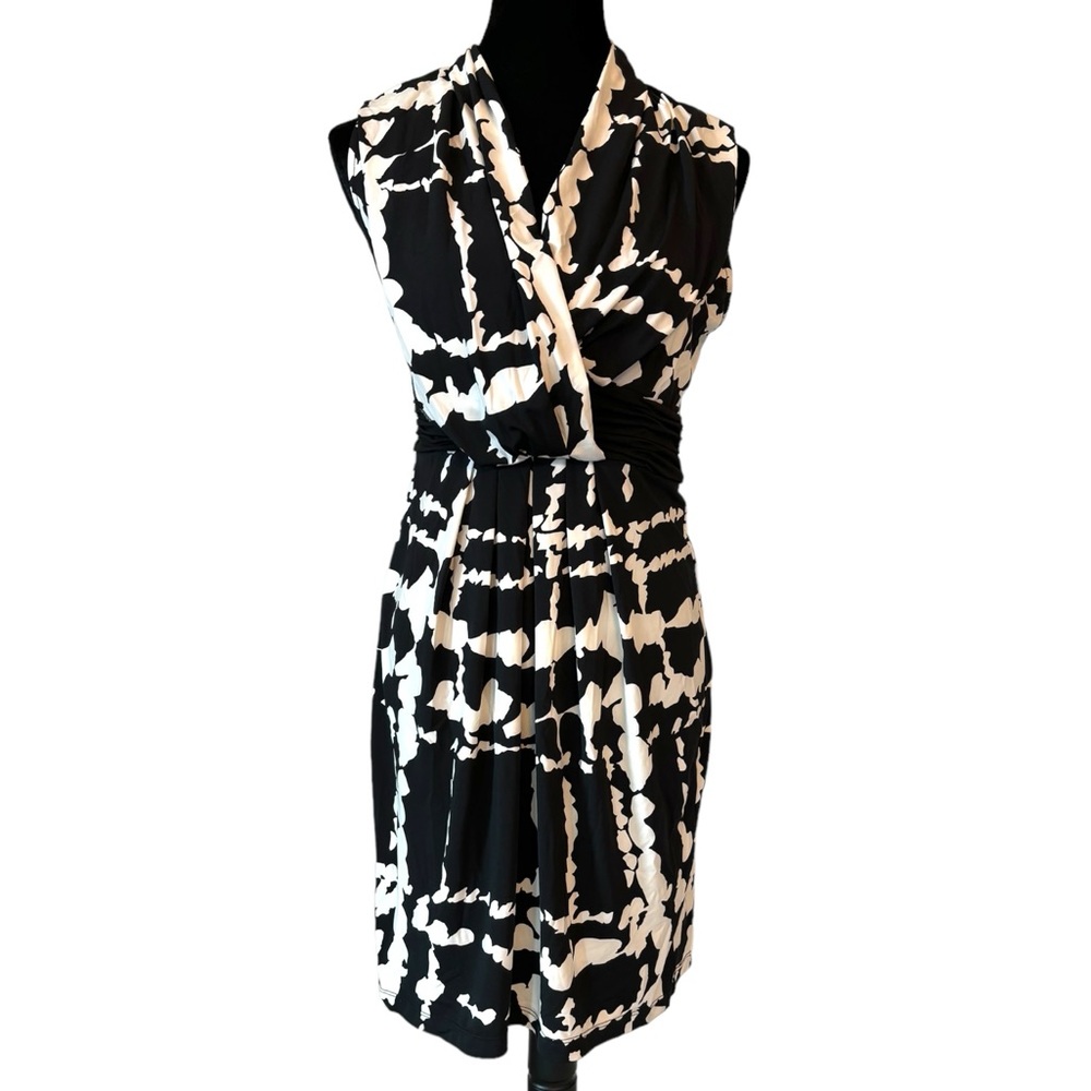 BCBGMAXAZRIA Black & White Stretch Ruched Dress - Picture 2 of 10
